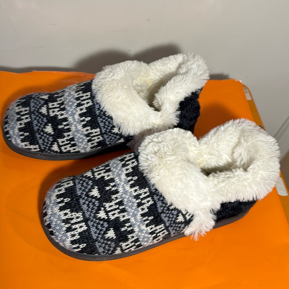 Muk Luks slippers